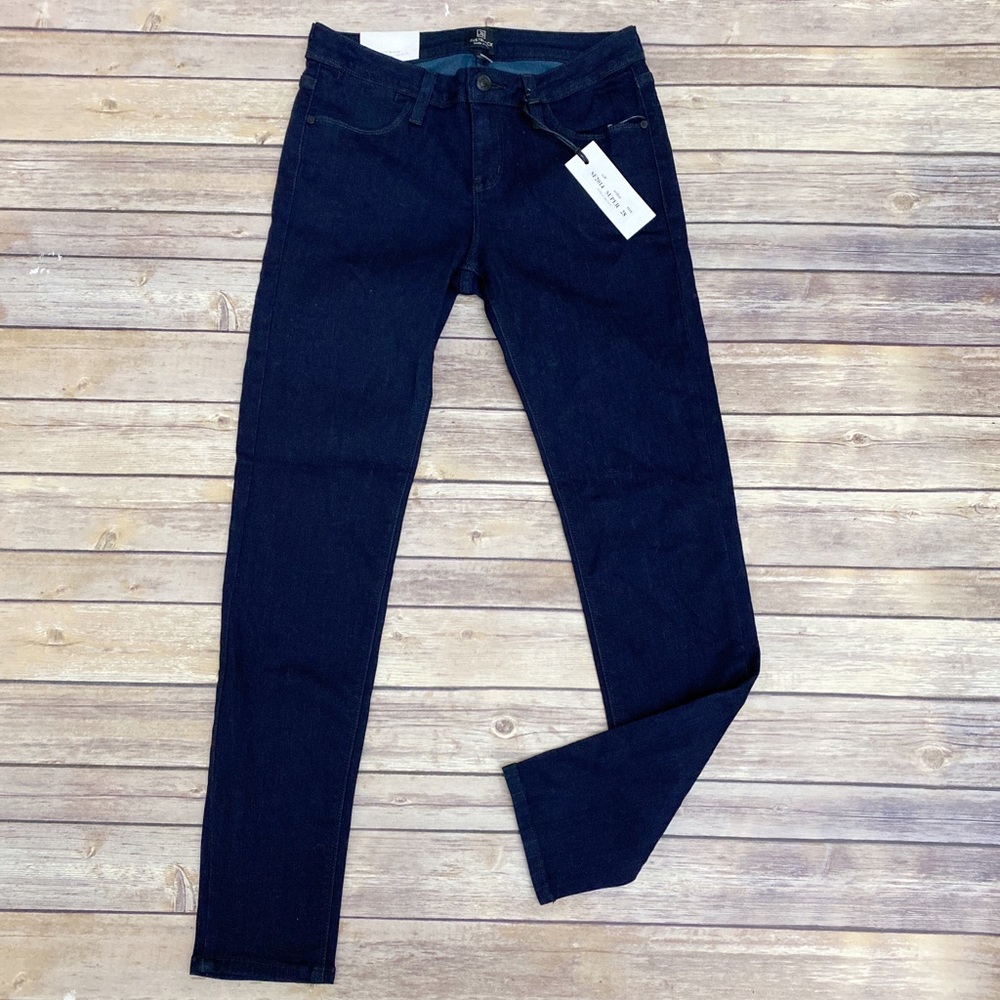 Just black ankle skinny jean dark washed